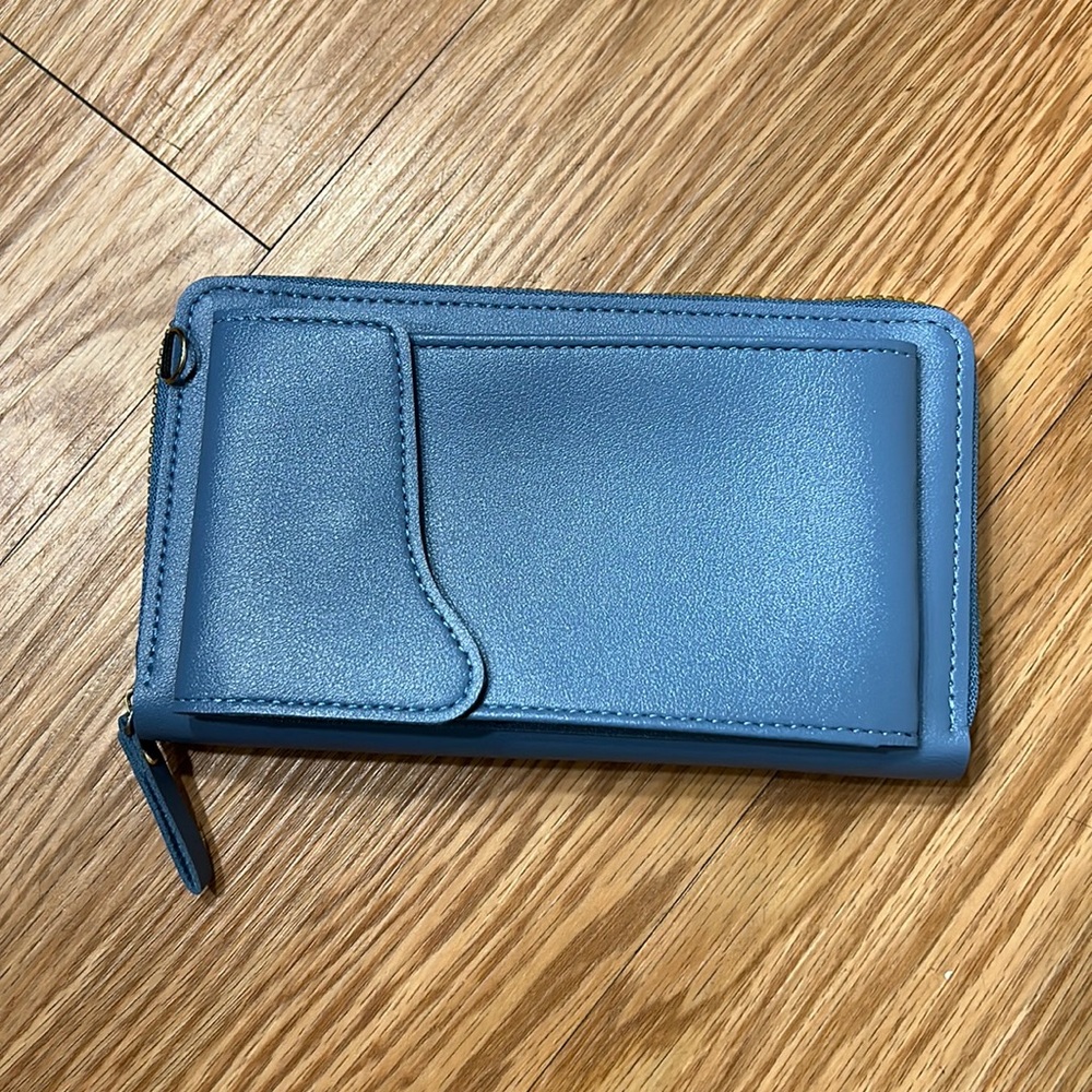 Frosty blue clutch/cell holder